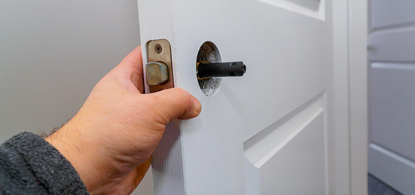 Nighttime Locksmith For Lock Repair in Home Gardens, CA